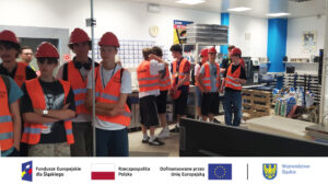 KROK W STRONĘ KARIERY – wizyta uczniów w gliwickim zakładzie Mapei Polska.